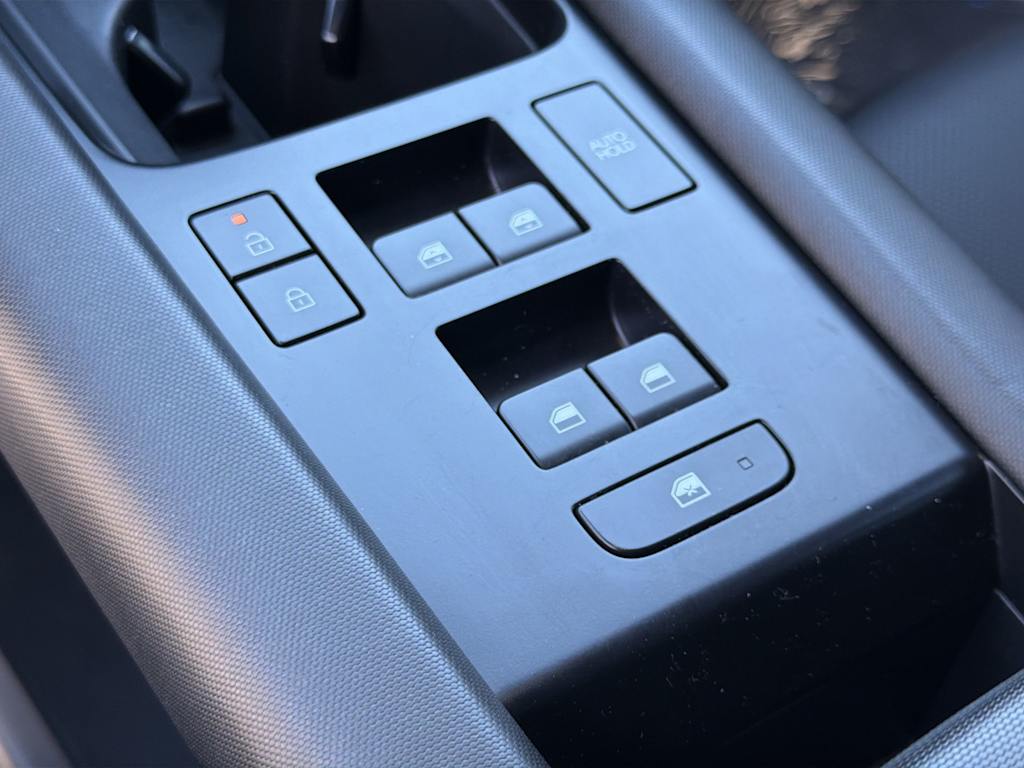 Thumbnail: 2023 Hyundai Ioniq 6 - 21