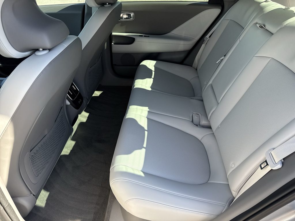 Thumbnail: 2025 Hyundai Ioniq 6 - 21