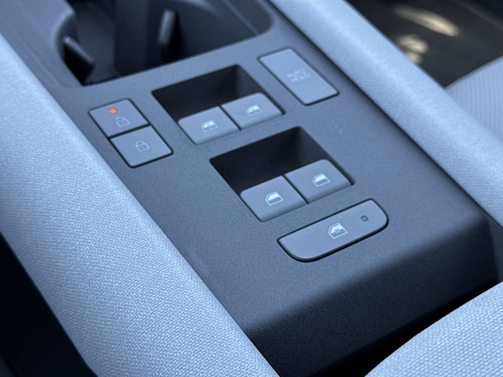 Thumbnail: 2025 Hyundai Ioniq 6 - 20