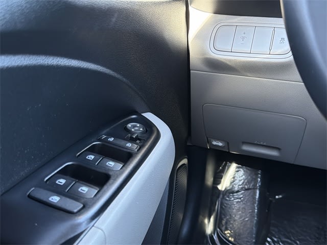 Thumbnail: 2023 Hyundai Venue - 23