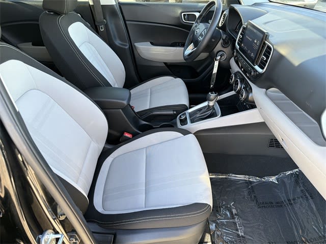 Thumbnail: 2023 Hyundai Venue - 10