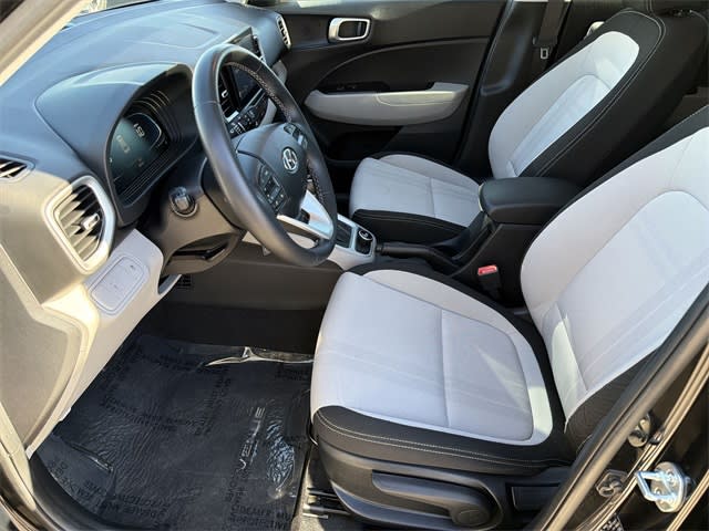 Thumbnail: 2023 Hyundai Venue - 9