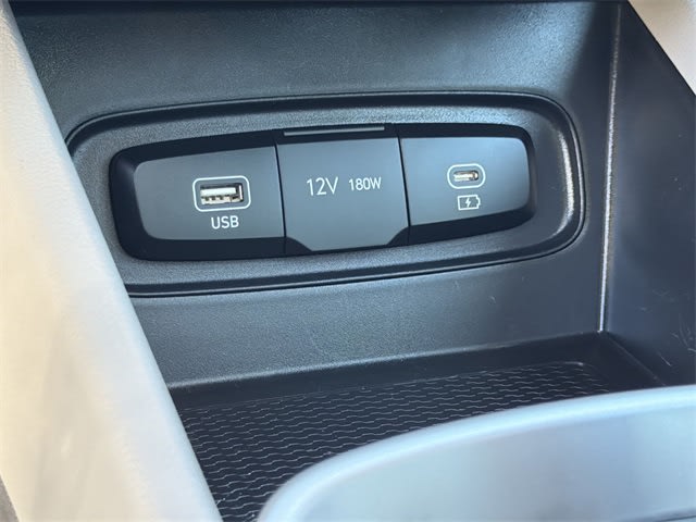 Thumbnail: 2023 Hyundai Venue - 27