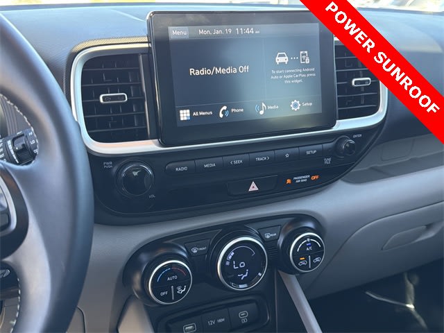 Thumbnail: 2023 Hyundai Venue - 12