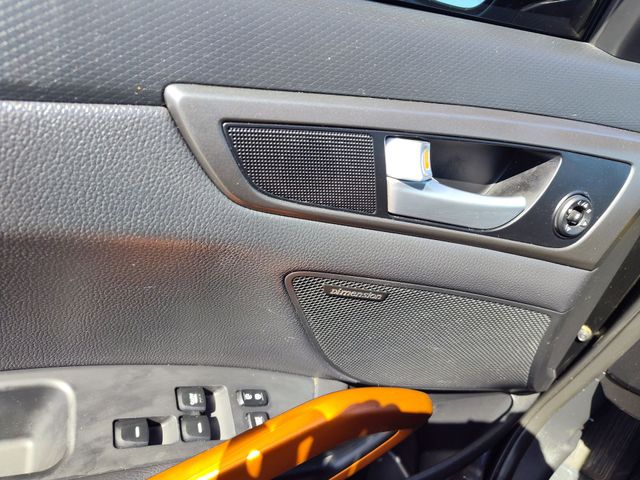 Thumbnail: 2016 Hyundai Veloster - 23