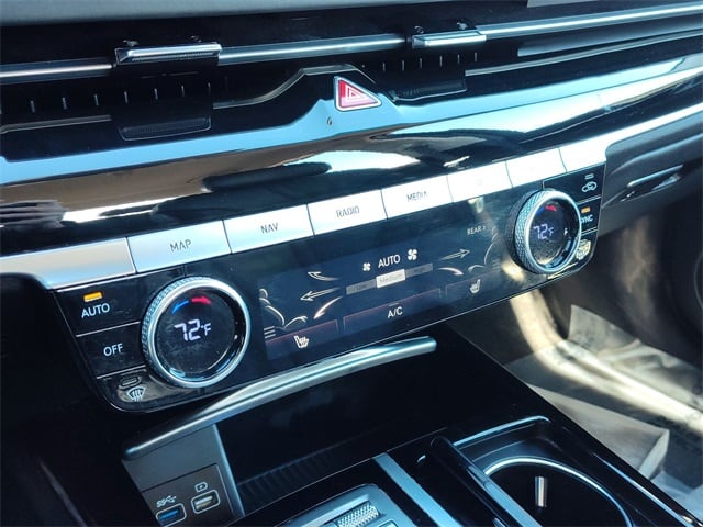 Thumbnail: 2023 Genesis G80 - 27