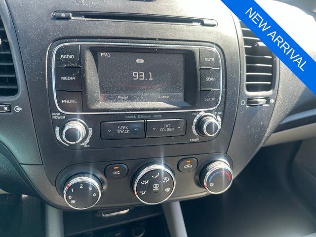 Thumbnail: 2016 Kia Forte - 10