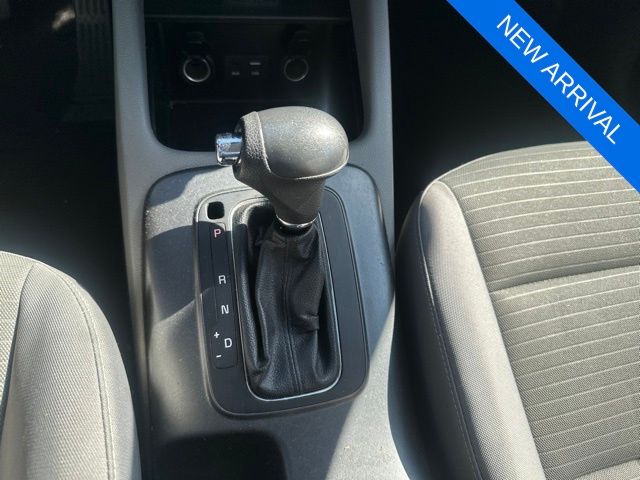 Thumbnail: 2016 Kia Forte - 11