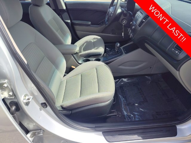 Thumbnail: 2016 Kia Forte - 11