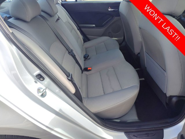 Thumbnail: 2016 Kia Forte - 24
