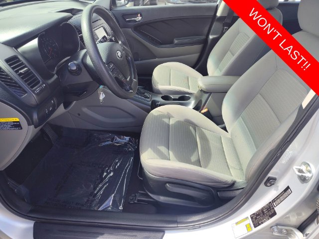 Thumbnail: 2016 Kia Forte - 10
