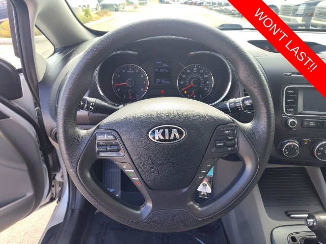 Thumbnail: 2016 Kia Forte - 9