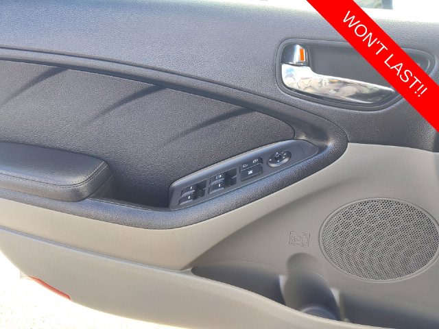 Thumbnail: 2016 Kia Forte - 22