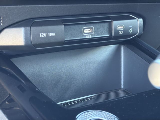Thumbnail: 2023 Kia Niro - 28