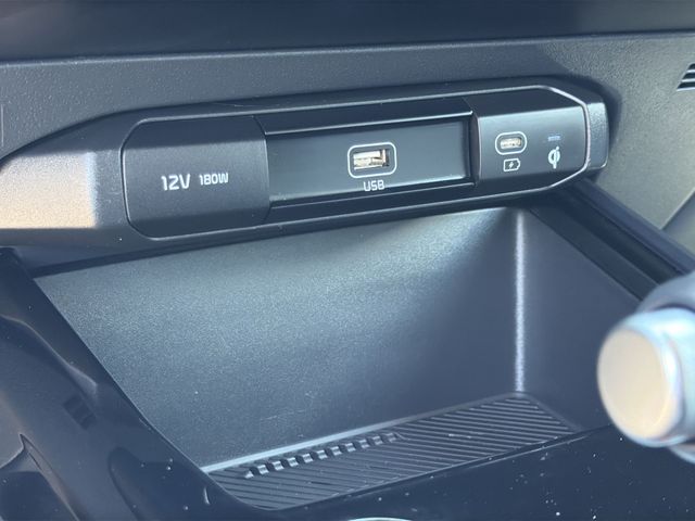 Thumbnail: 2024 Kia Niro - 27