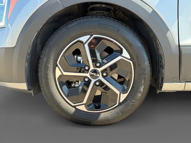 Thumbnail: 2024 Kia Niro - 7