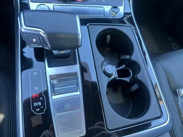 Thumbnail: 2020 Audi Q7 - 11