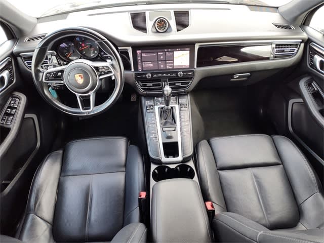 Thumbnail: 2020 Porsche Macan - 2