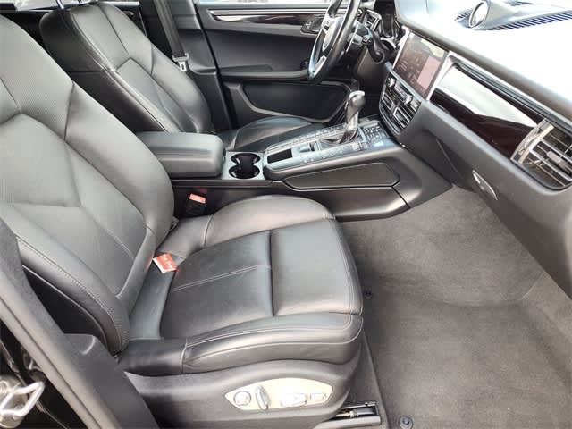 Thumbnail: 2020 Porsche Macan - 24