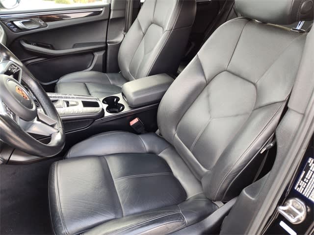 Thumbnail: 2020 Porsche Macan - 11