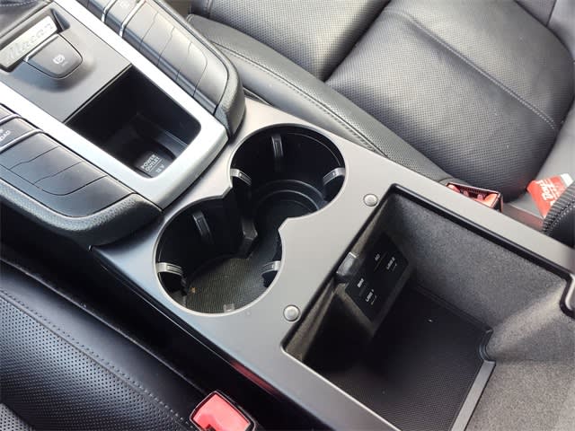 Thumbnail: 2020 Porsche Macan - 26