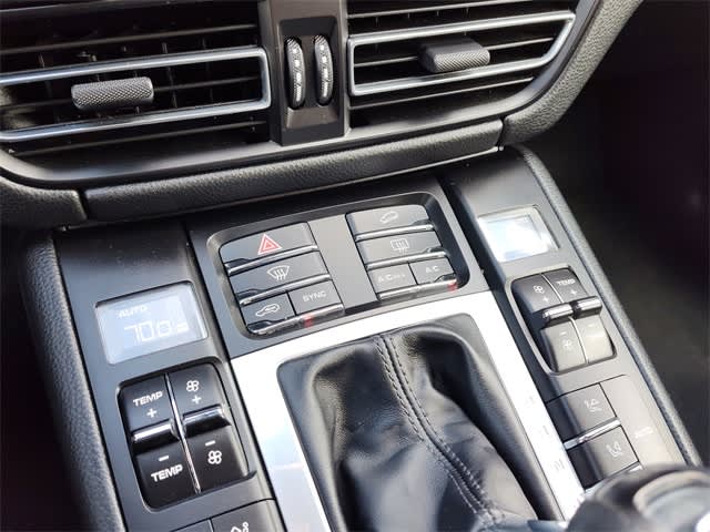 Thumbnail: 2020 Porsche Macan - 14