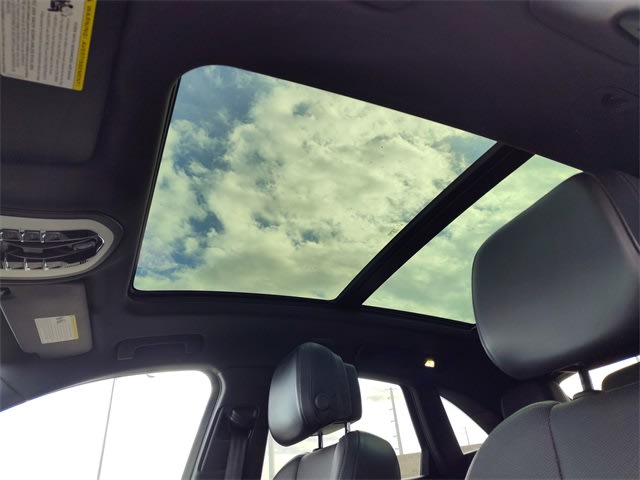 Thumbnail: 2020 Porsche Macan - 21