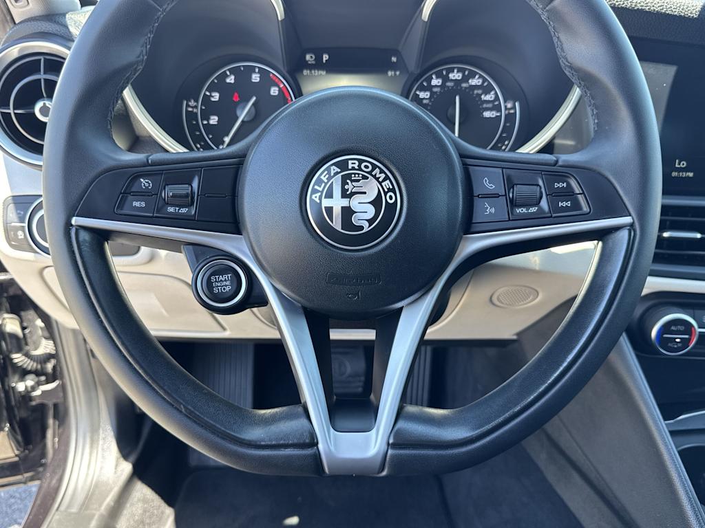Thumbnail: 2019 Alfa Romeo Giulia - 8