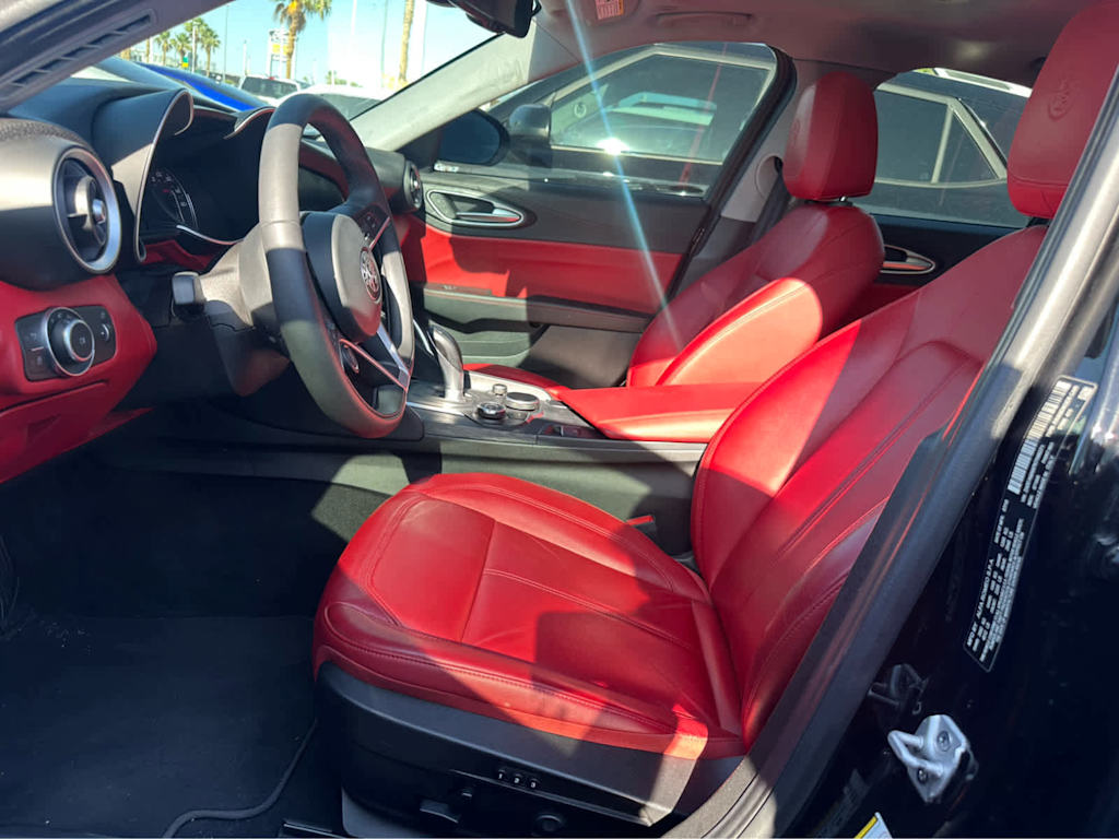 Thumbnail: 2019 Alfa Romeo Giulia - 7