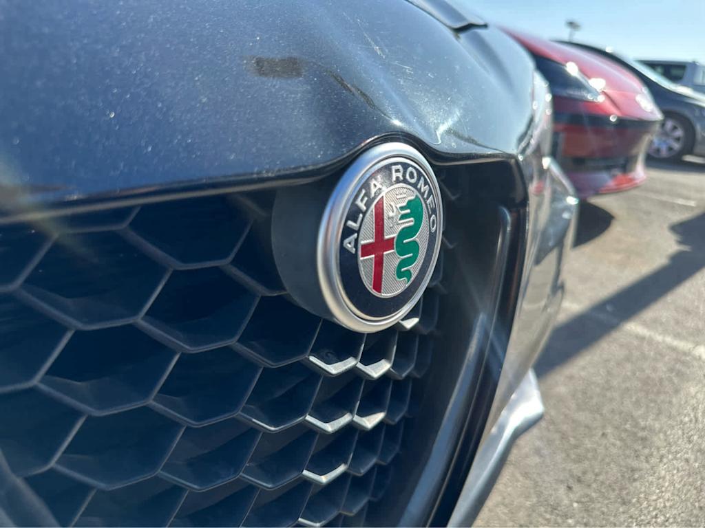 Thumbnail: 2019 Alfa Romeo Giulia - 17
