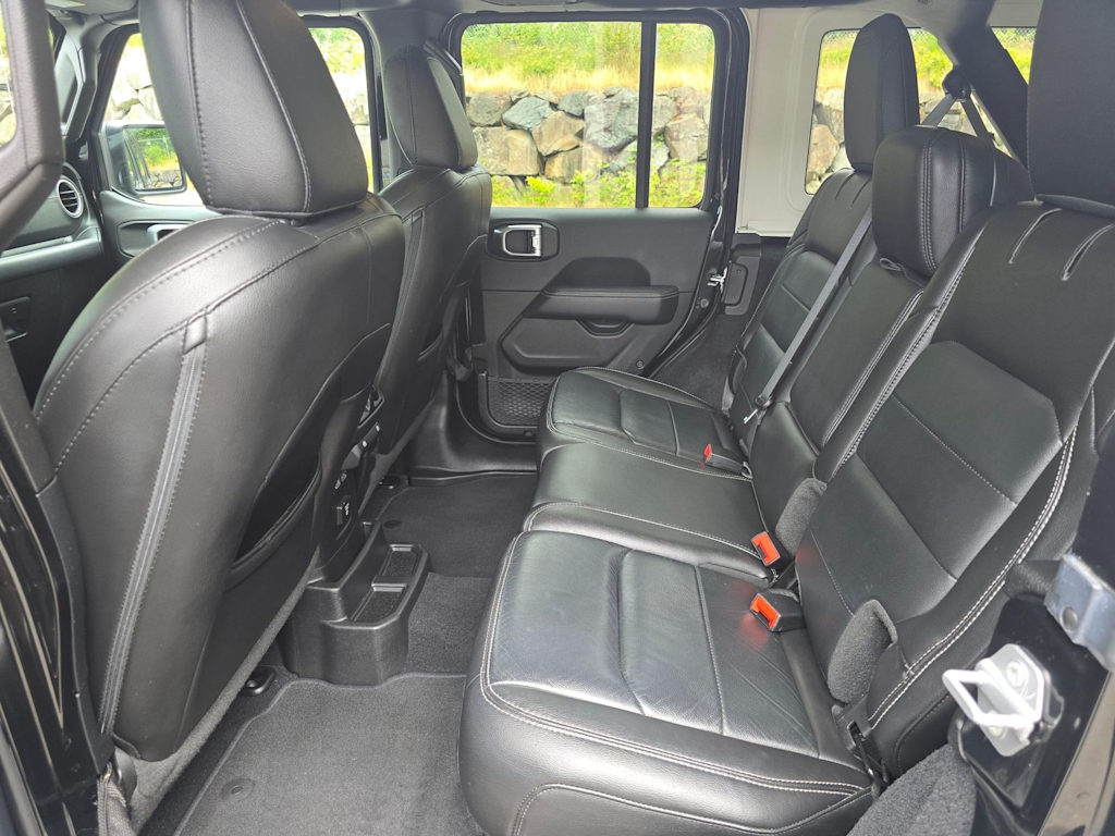 Thumbnail: 2019 Jeep Wrangler - 12