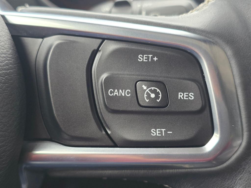 Thumbnail: 2019 Jeep Wrangler - 30
