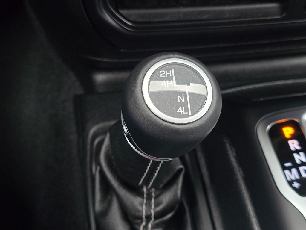 Thumbnail: 2019 Jeep Wrangler - 15
