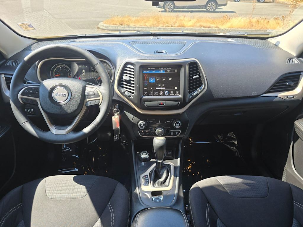 Thumbnail: 2015 Jeep Cherokee - 10