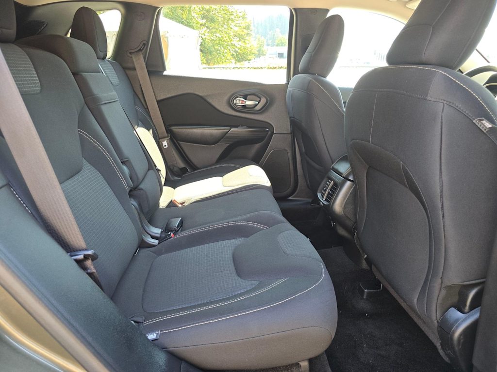 Thumbnail: 2015 Jeep Cherokee - 27