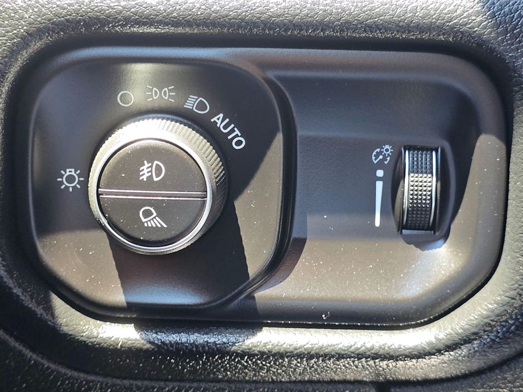 Thumbnail: 2021 RAM 1500 - 25