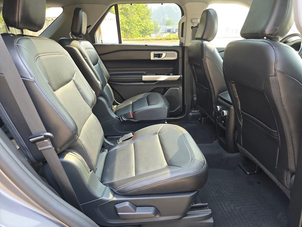Thumbnail: 2021 Ford Explorer - 31