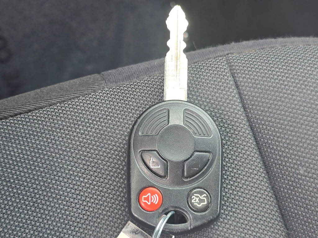 Thumbnail: 2012 Ford Escape - 16