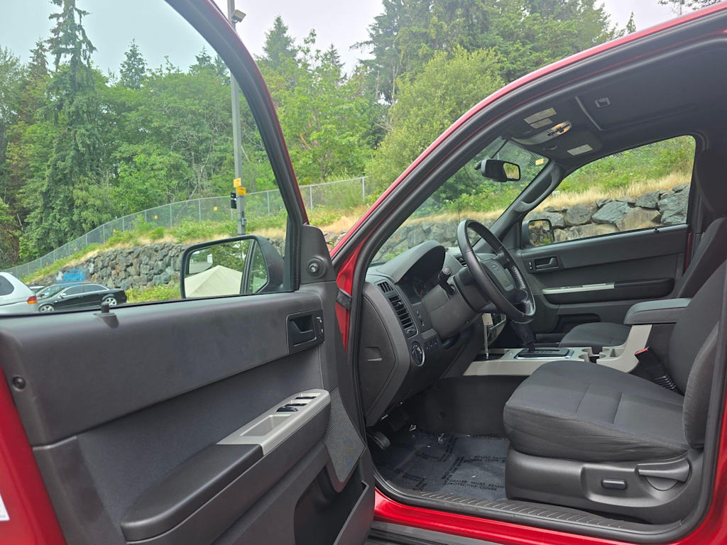 Thumbnail: 2012 Ford Escape - 23