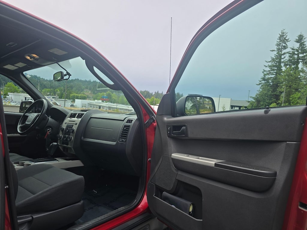 Thumbnail: 2012 Ford Escape - 21
