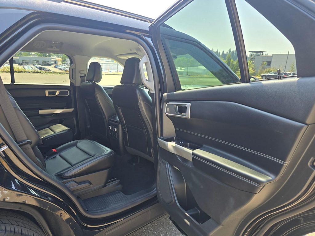 Thumbnail: 2021 Ford Explorer - 32