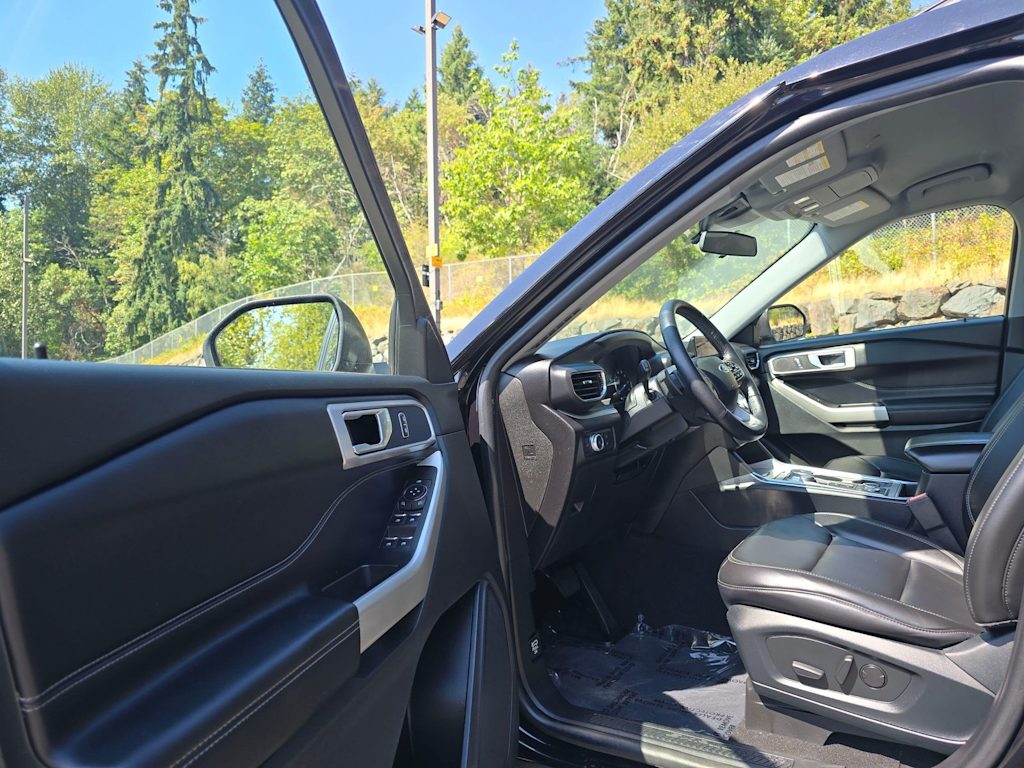 Thumbnail: 2021 Ford Explorer - 28