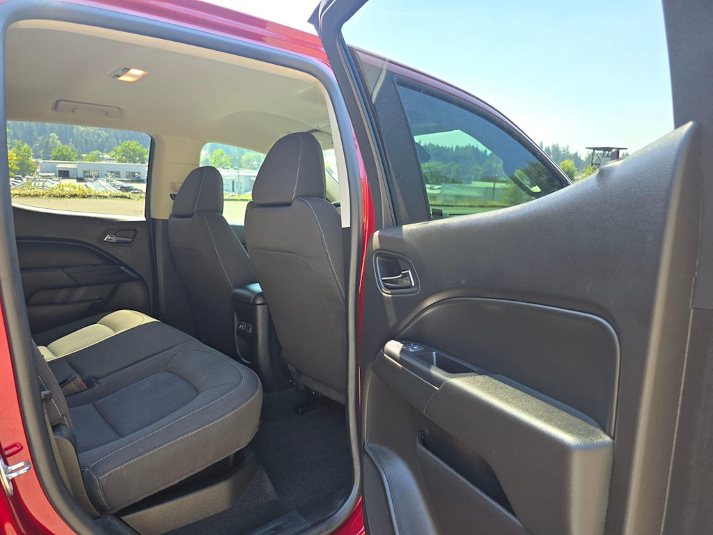 Thumbnail: 2018 Chevrolet Colorado - 27