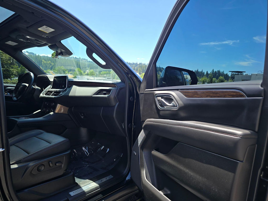 Thumbnail: 2023 Chevrolet Tahoe - 32