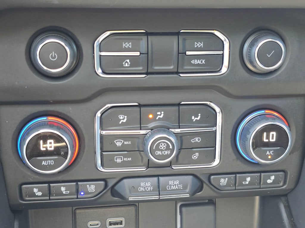 Thumbnail: 2023 Chevrolet Tahoe - 22