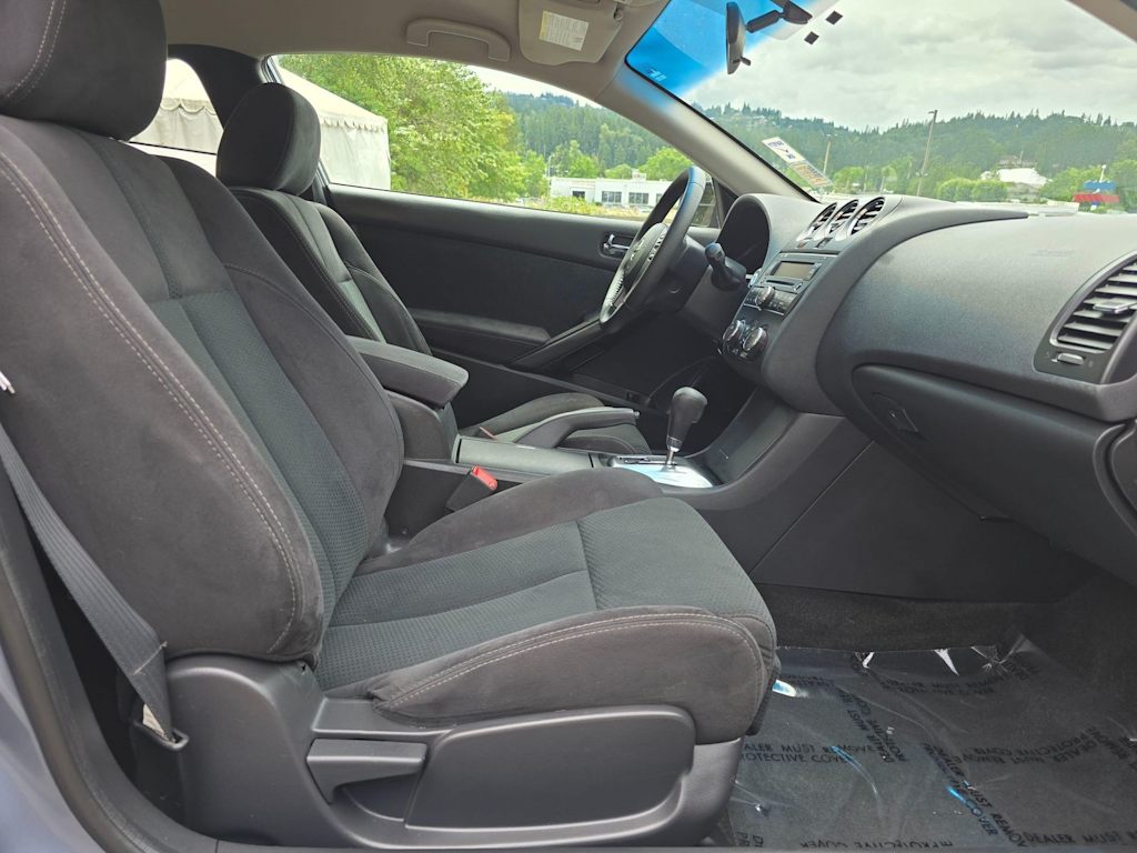 Thumbnail: 2011 Nissan Altima - 11