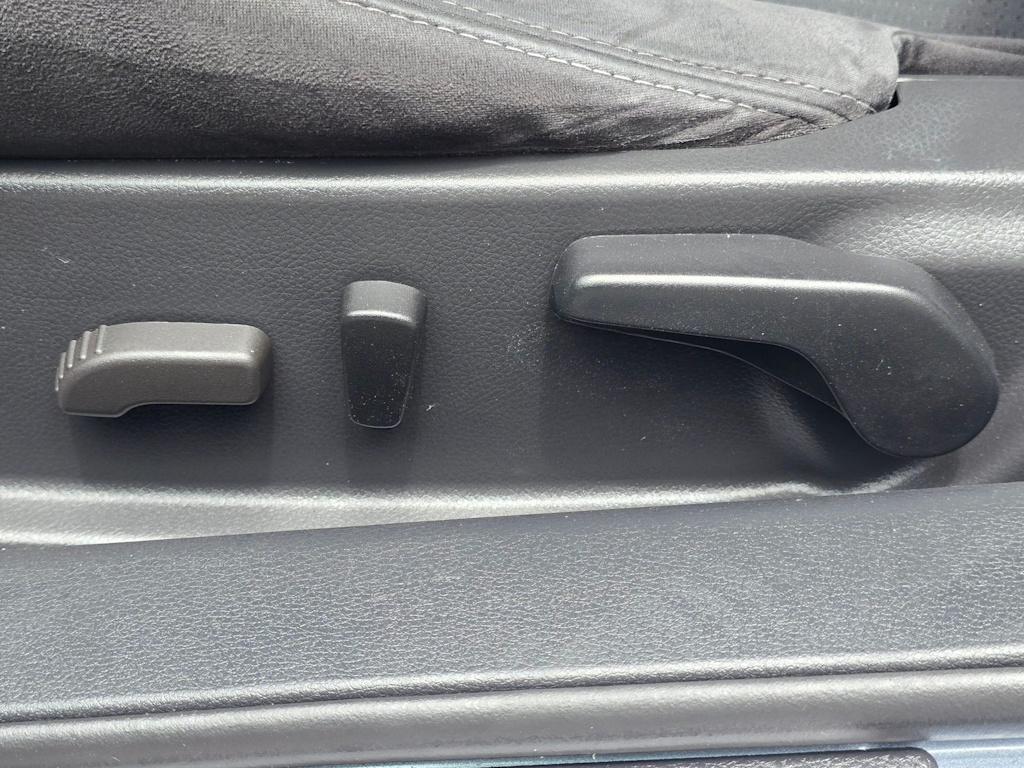 Thumbnail: 2011 Nissan Altima - 27
