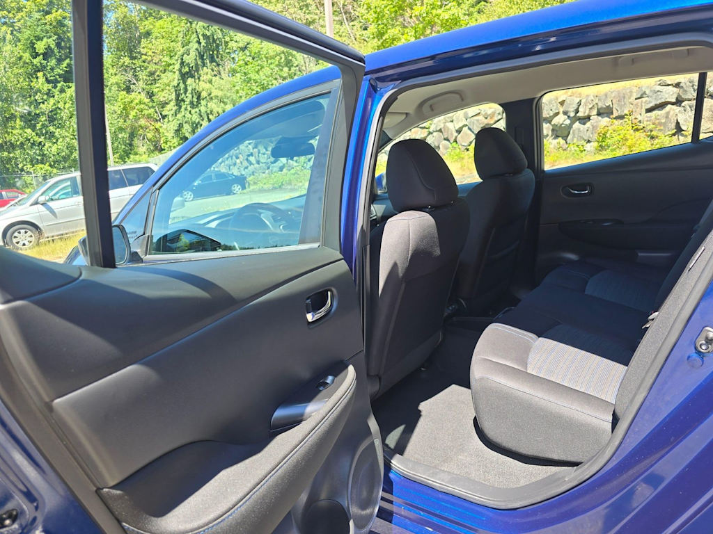 Thumbnail: 2023 Nissan Leaf - 19