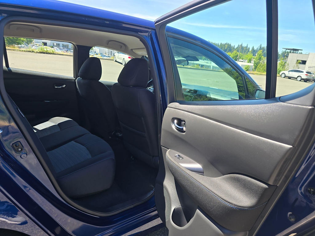 Thumbnail: 2023 Nissan Leaf - 21