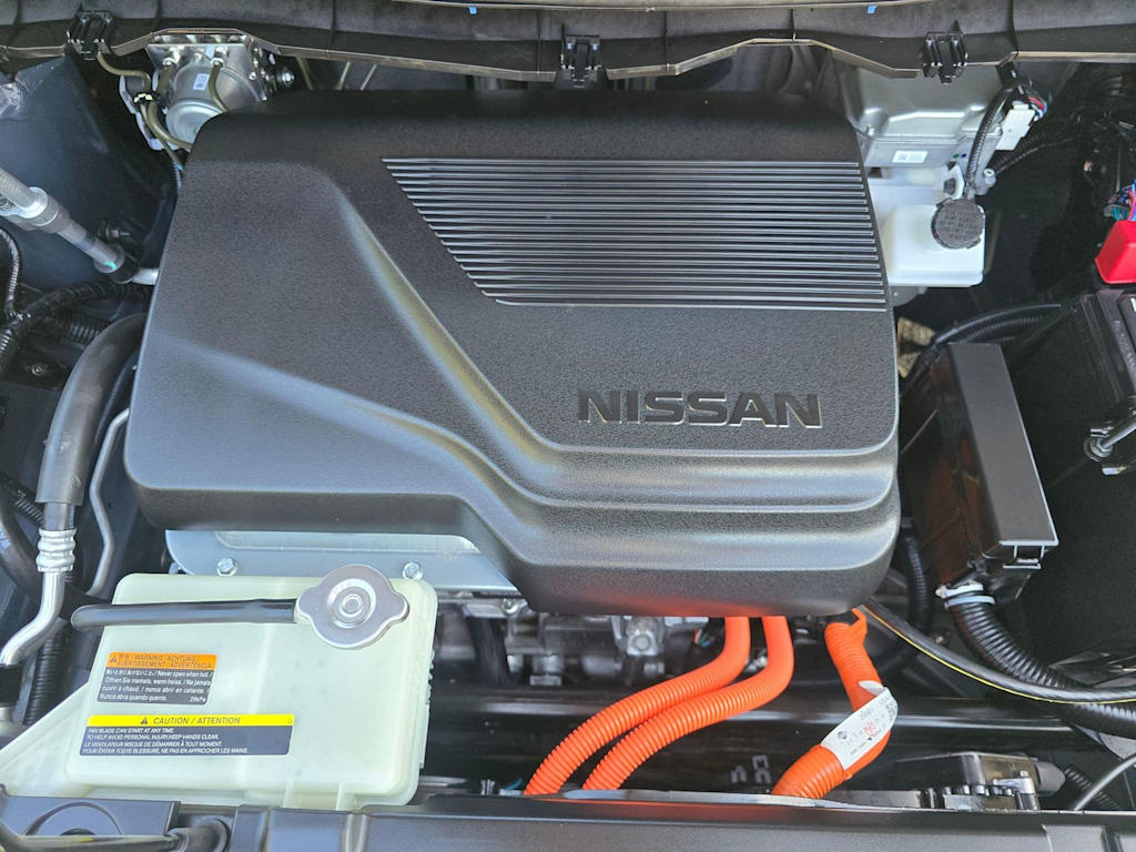 Thumbnail: 2023 Nissan Leaf - 9